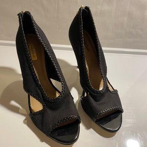Tahari heels